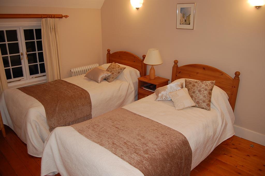 Pickwick House Bed & Breakfast Stoke by Clare Rom bilde